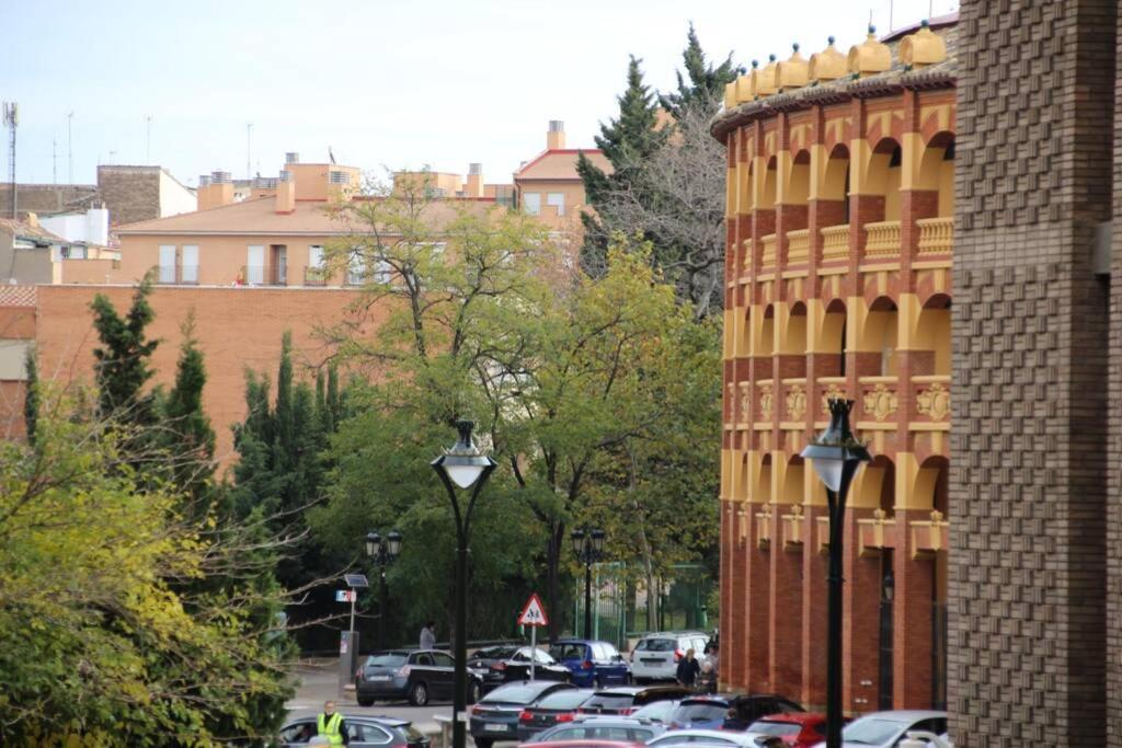 Amplio Apartamento Plaza De Toros Zaragoza Luaran gambar